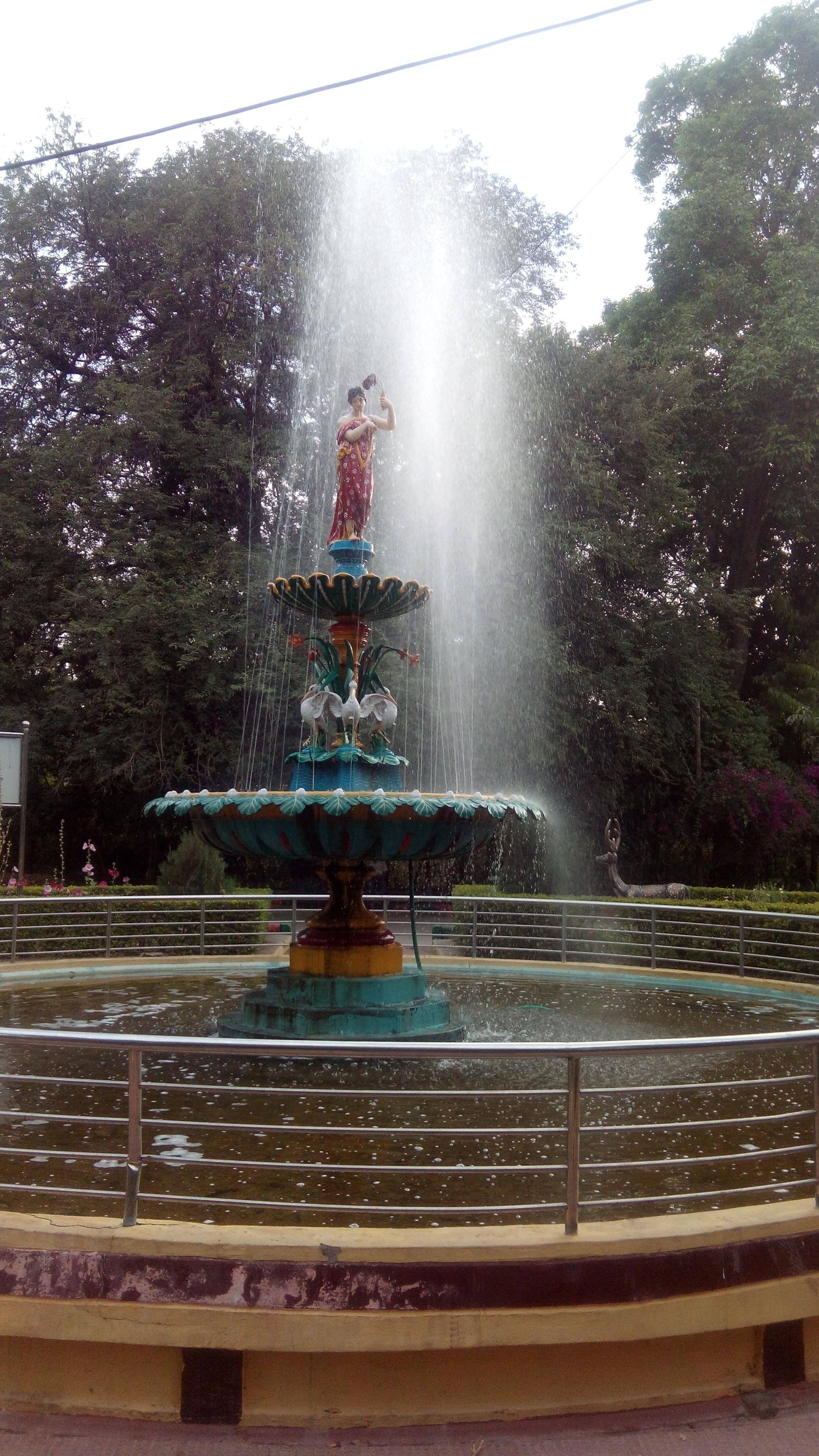 Zoológico y jardín Gulab Bagh